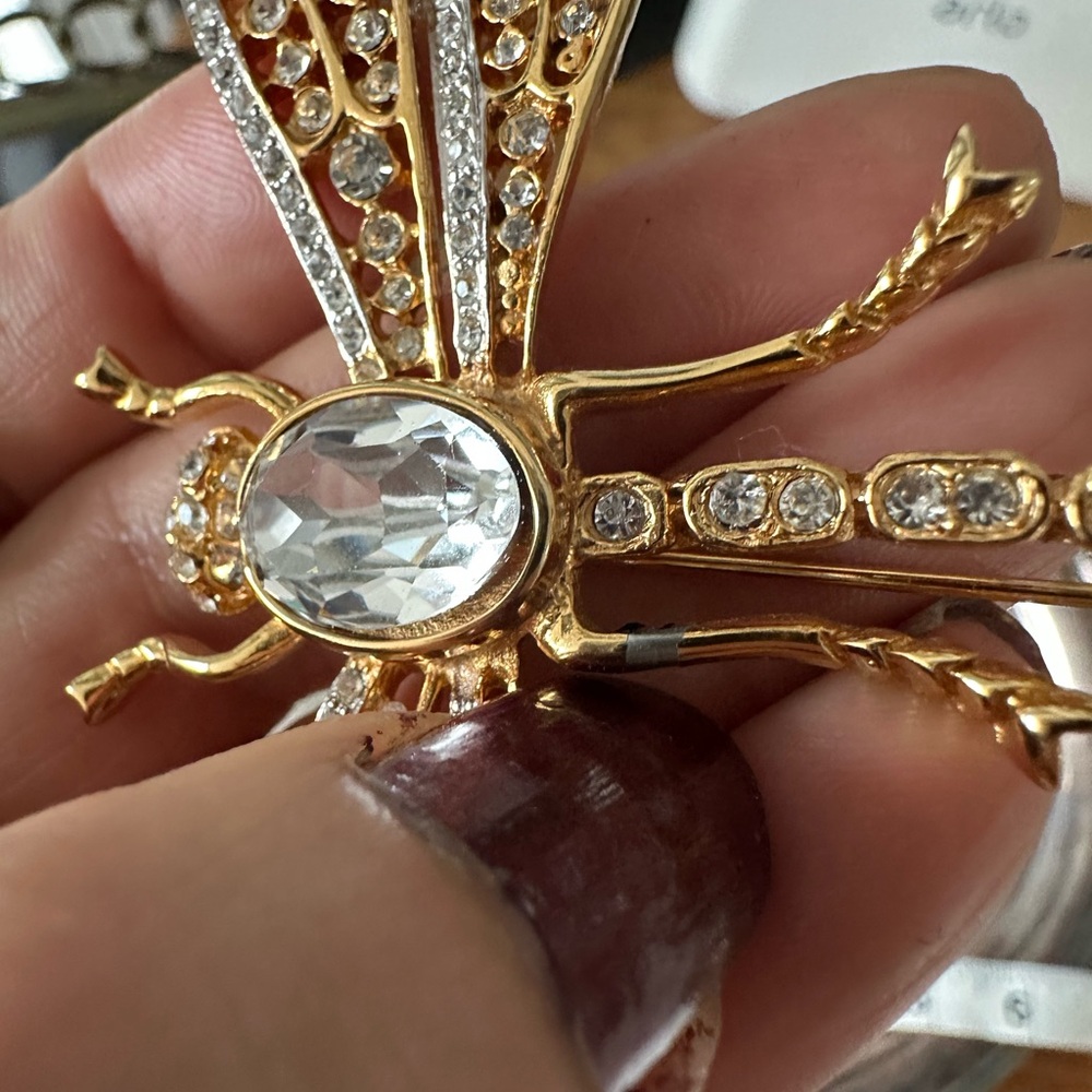 Large Gold Tone Dragonfly Brooch with Clear Crystals - Picture 7 of 7